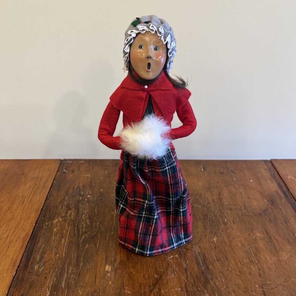 1993 BYERS CHOICE CHRISTMAS CAROLER Long Brown Hair, White Muff Red Plaid Outfit